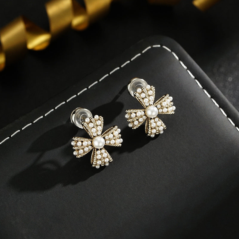 Wholesale  Retro Four-leaf Clover Flower Earrings