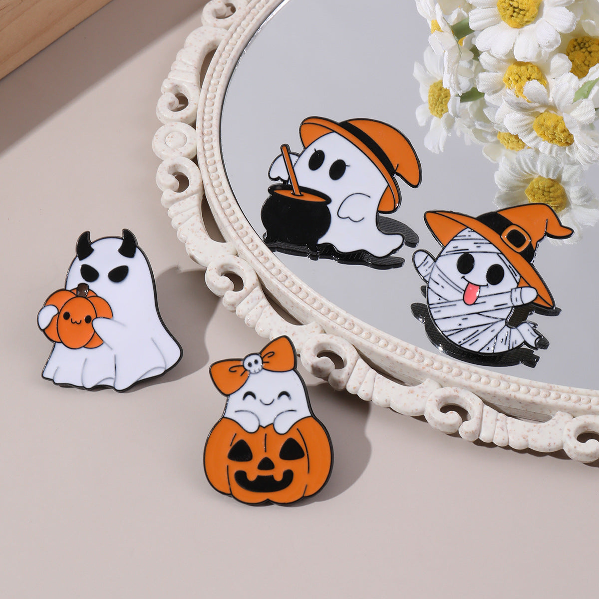 Wholesale Cute  Ghost Brooch Pin Set Zinc Alloy Cartoon Badge Pumpkin Bat Designs Boutique Bag Charm Accessory
