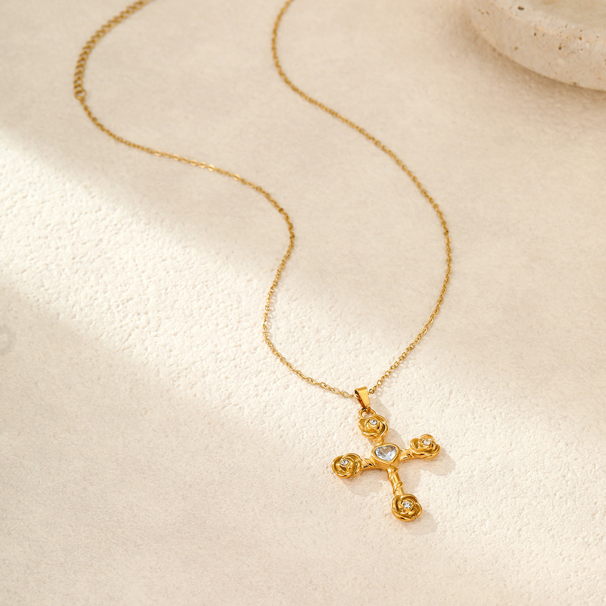 Wholesale  stainless steel 18k gold diamond rose cross pendant necklaces