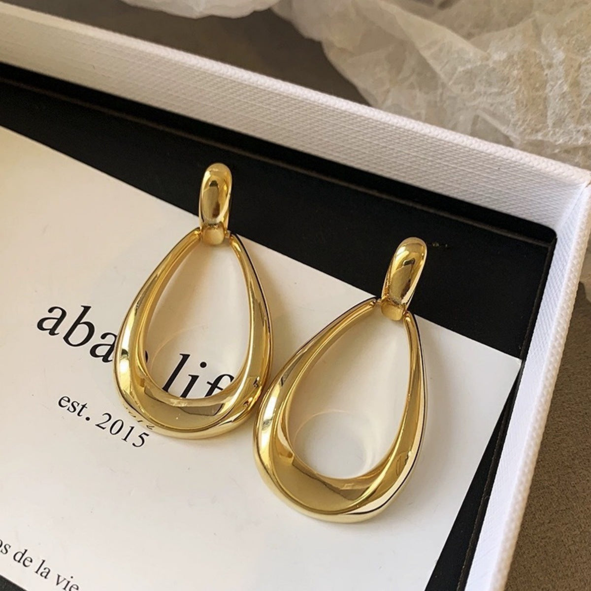 Wholesale Electroplated Metal Drop Earrings Korean Retro Style Gift Boutique Resale