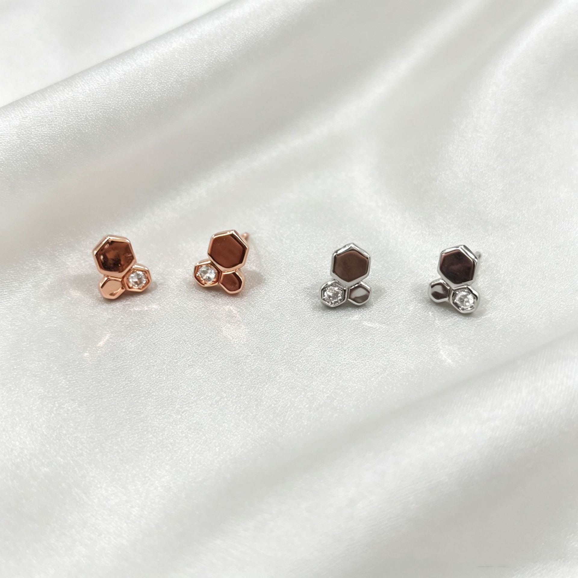 Wholesale Stylish Honeycomb Love Nest Earrings for Women,  Rose Gold Plated Stainless Steel with Sparkling Accents,  Party Wear Jewelry Accessory