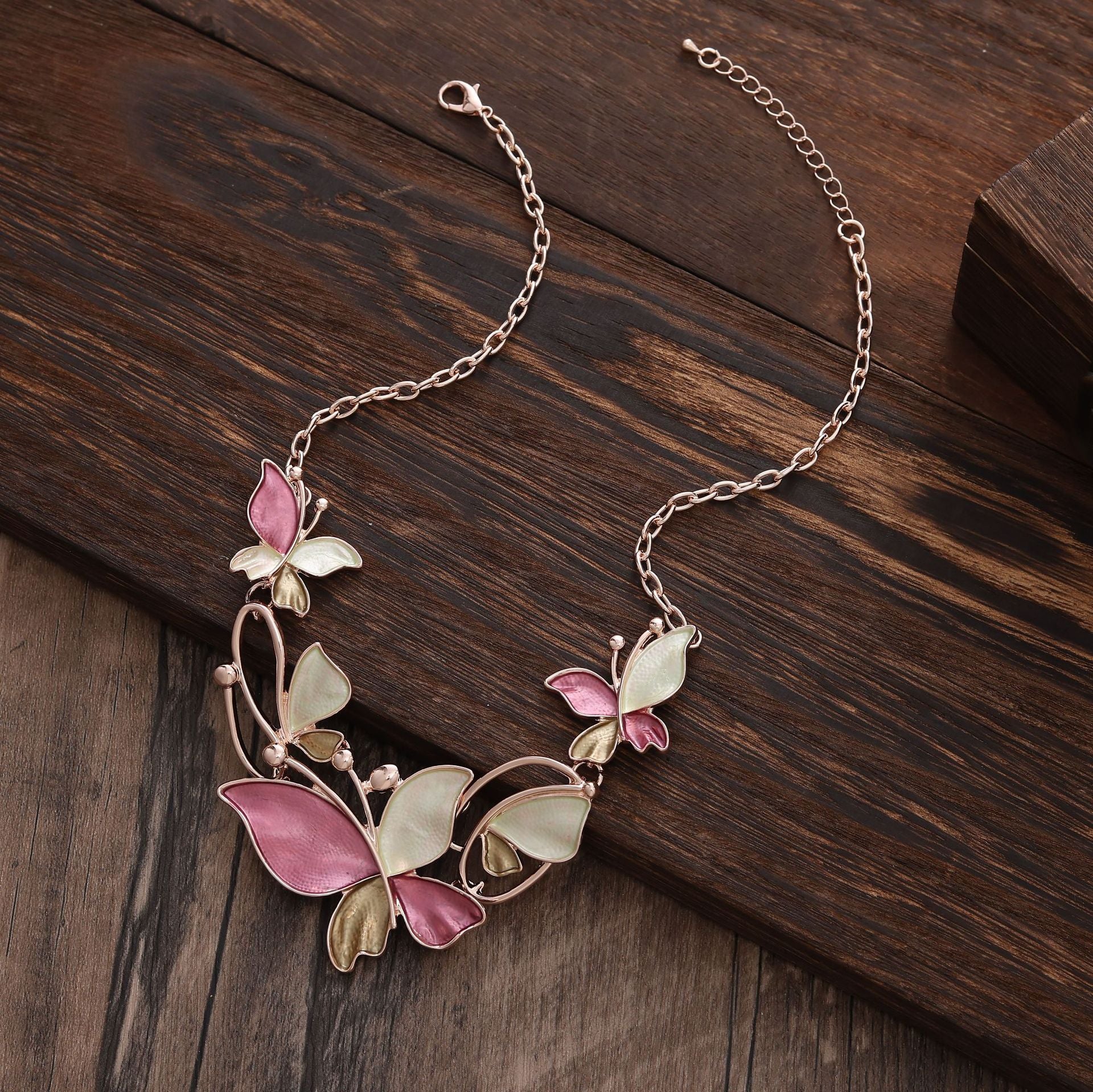 Wholesale color painting oil butterfly necklace geometric hollow butterfly flying necklace