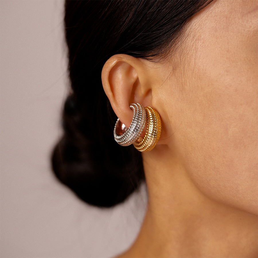 Wholesale Metallic Spotted Geometric Round Ear Clips