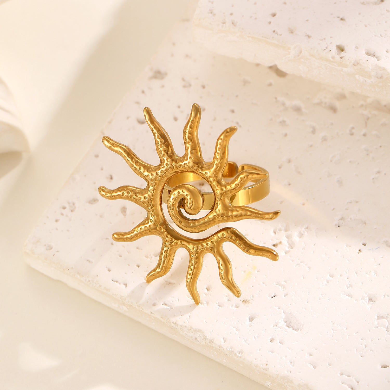 Wholesale Stainless Steel Hammer Spiral Sun Pendant Necklace  Ring