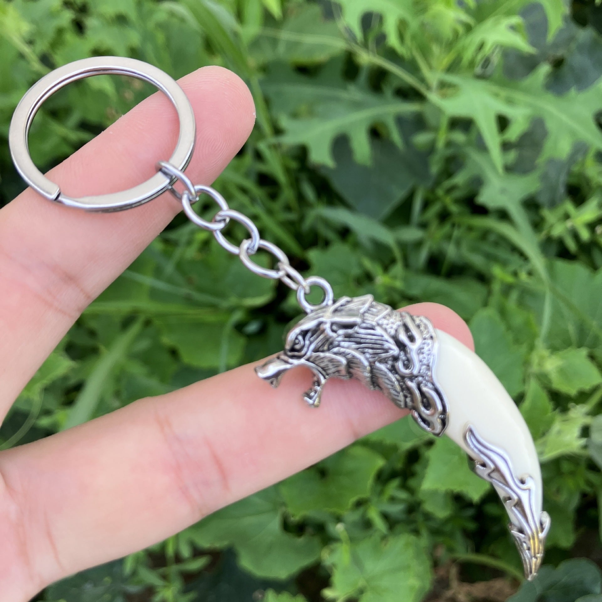 Wholesale Wolf Tooth Keychain For Men Retro Style Pendant Car Key Accessory Trendy Fashion Gift