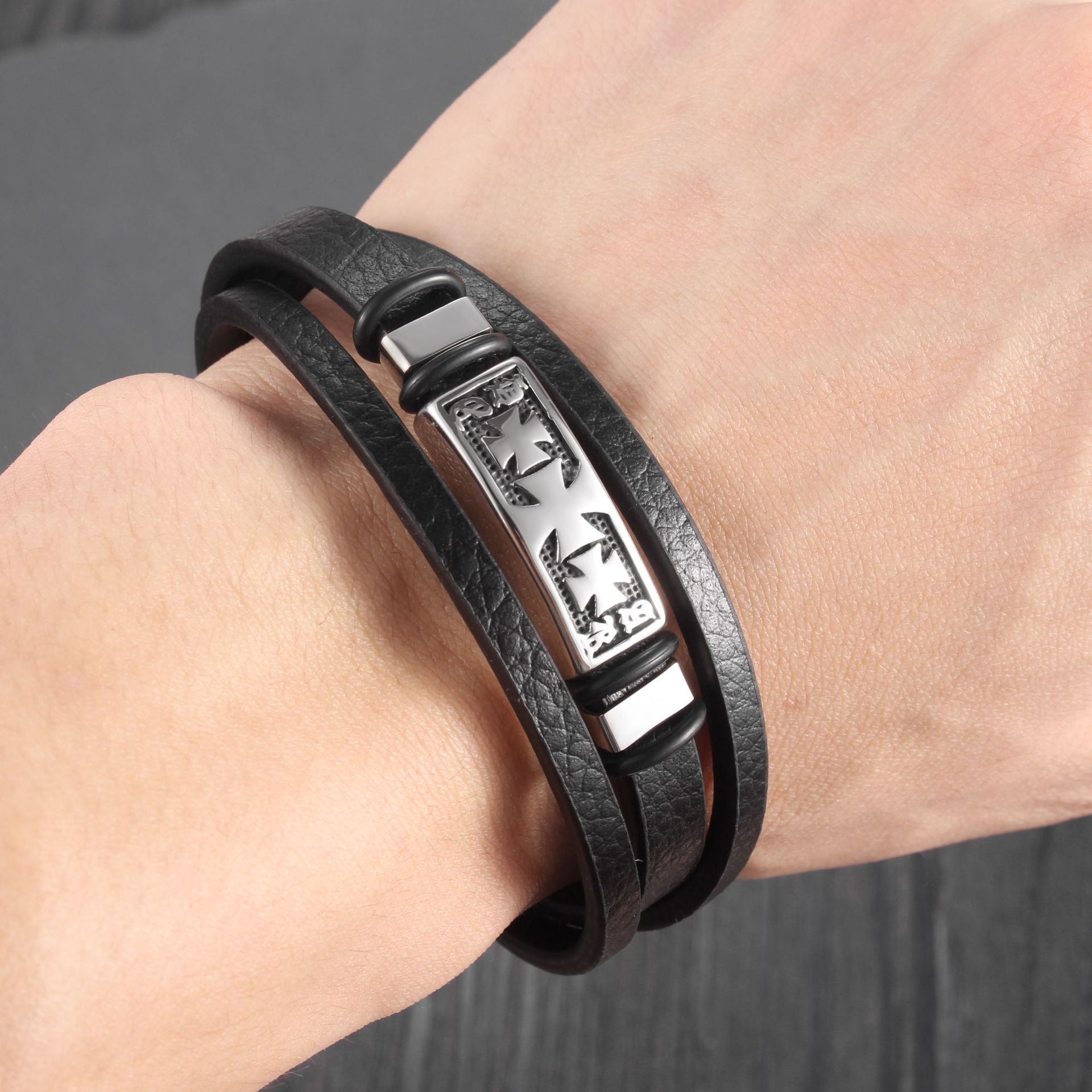 Wholesale multi-layer leather rope bracelet simple leather titanium steel bracelet men' s cross-border jewelry