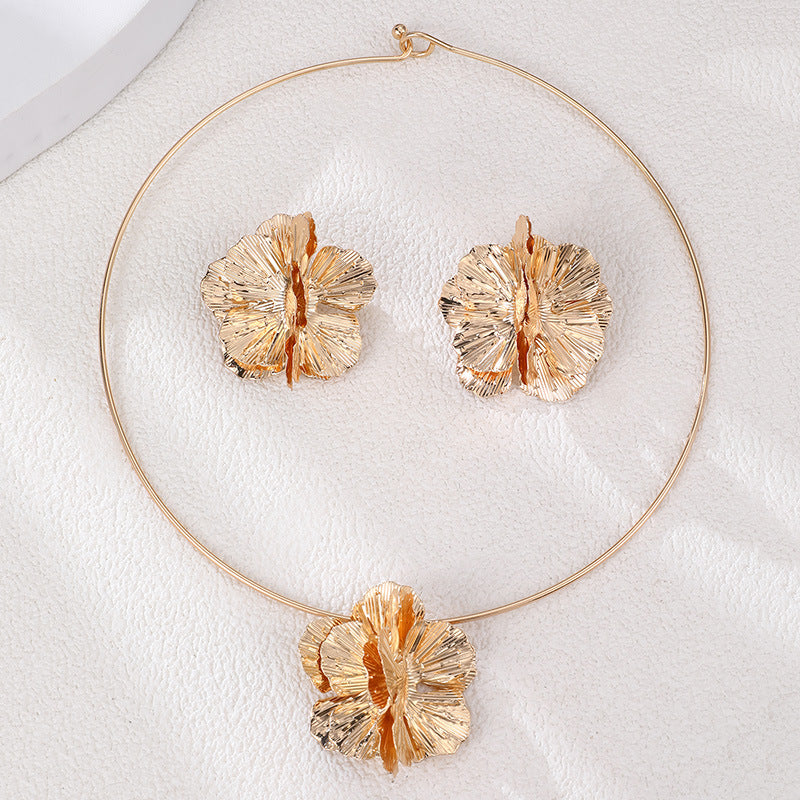 Wholesale  Alloy Flower Pendant Necklace