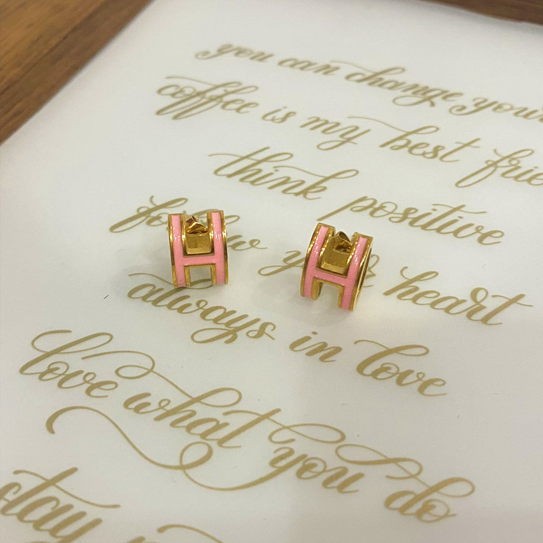 Wholesale Letter Necklace Gold Enamel Craft Clavicle Necklaces ACC-NE-YZXW001