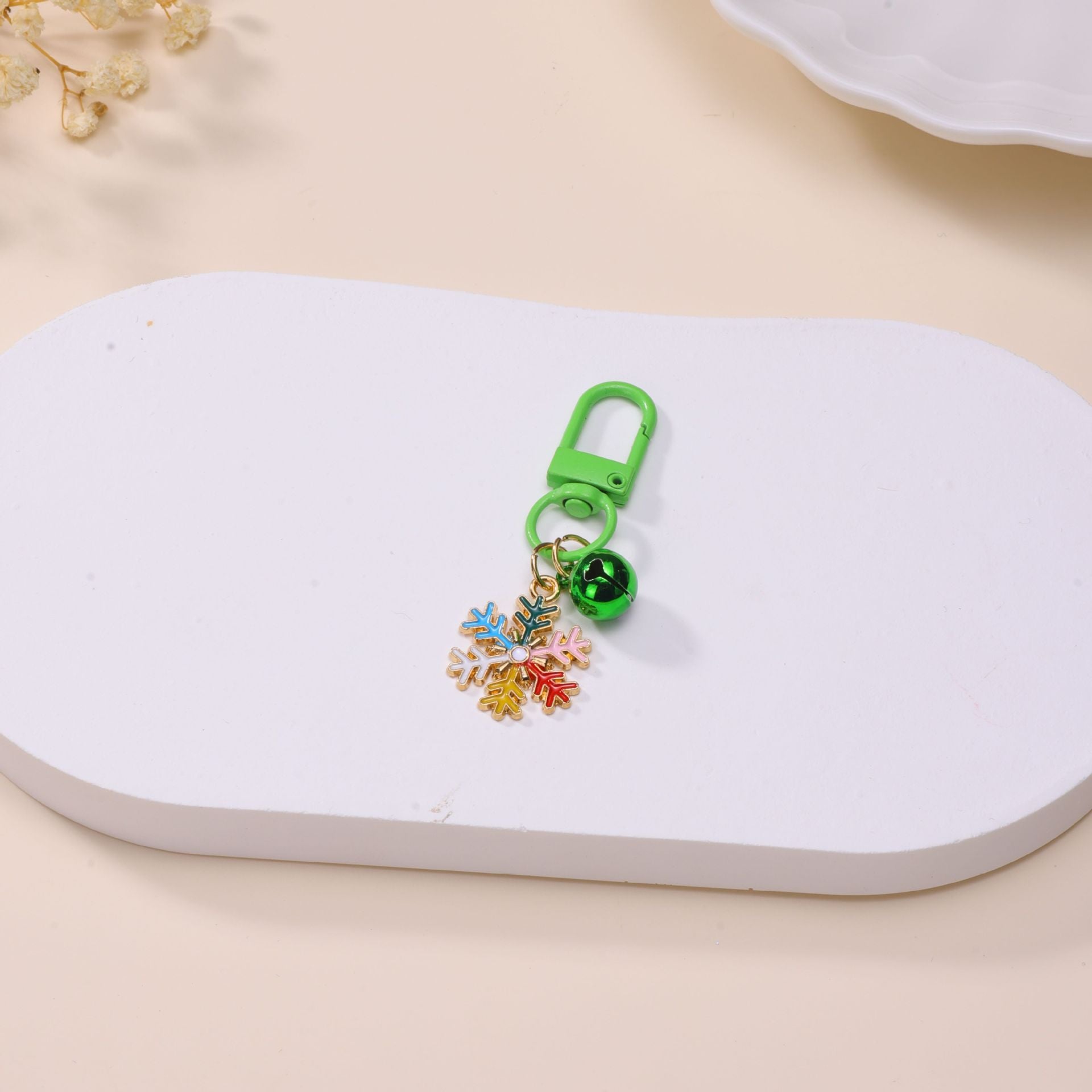 Wholesale Christmas cartoon bell old man snowflake keychain
