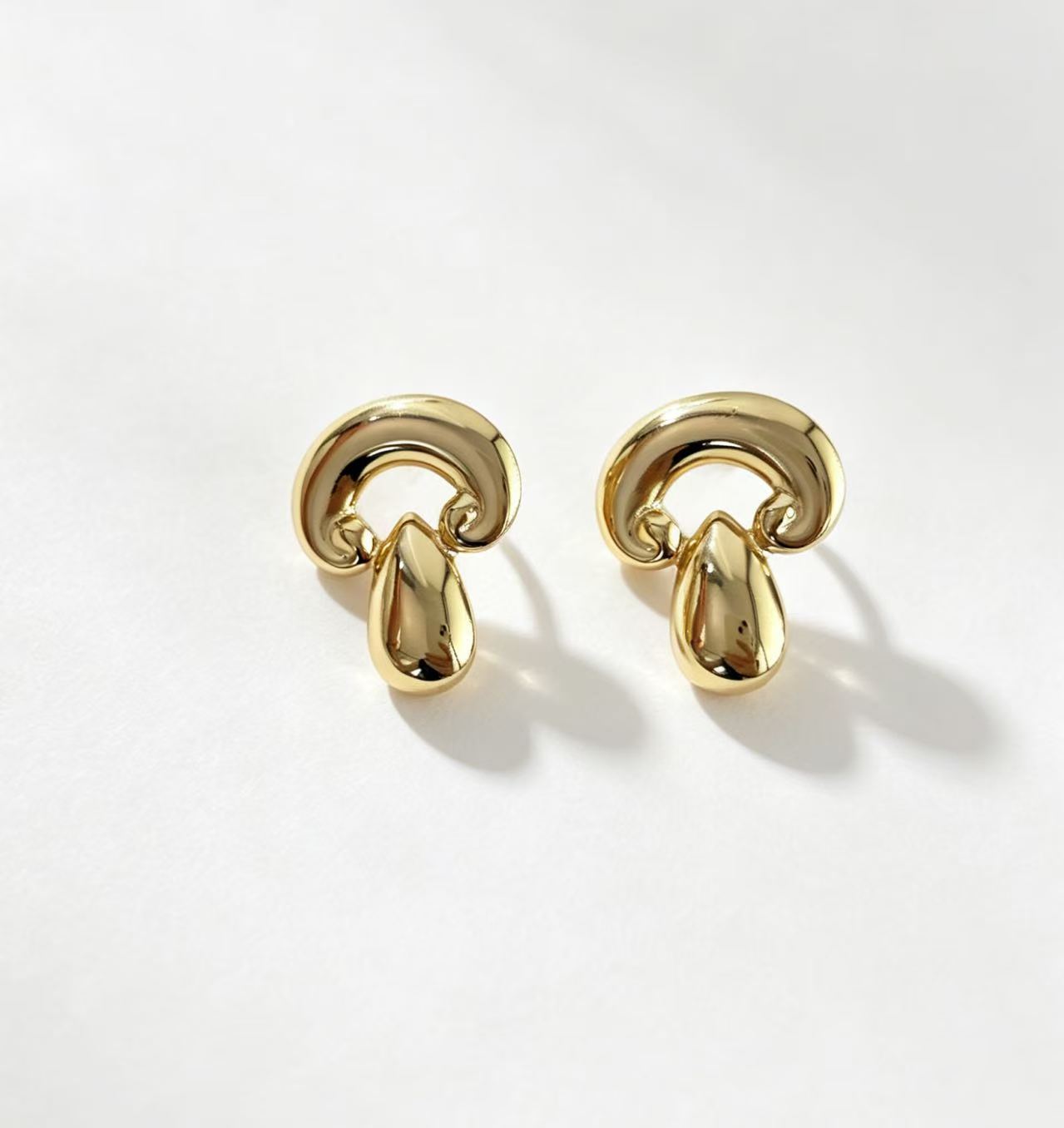 Wholesale Geometric Gold Earrings for Women,  Stainless Steel Gold Plated Fashion Jewelry Accessory,  Party Gift