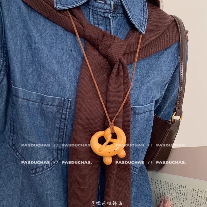 Wholesale Cute  Alkaline Knot Bread Pendant Necklace