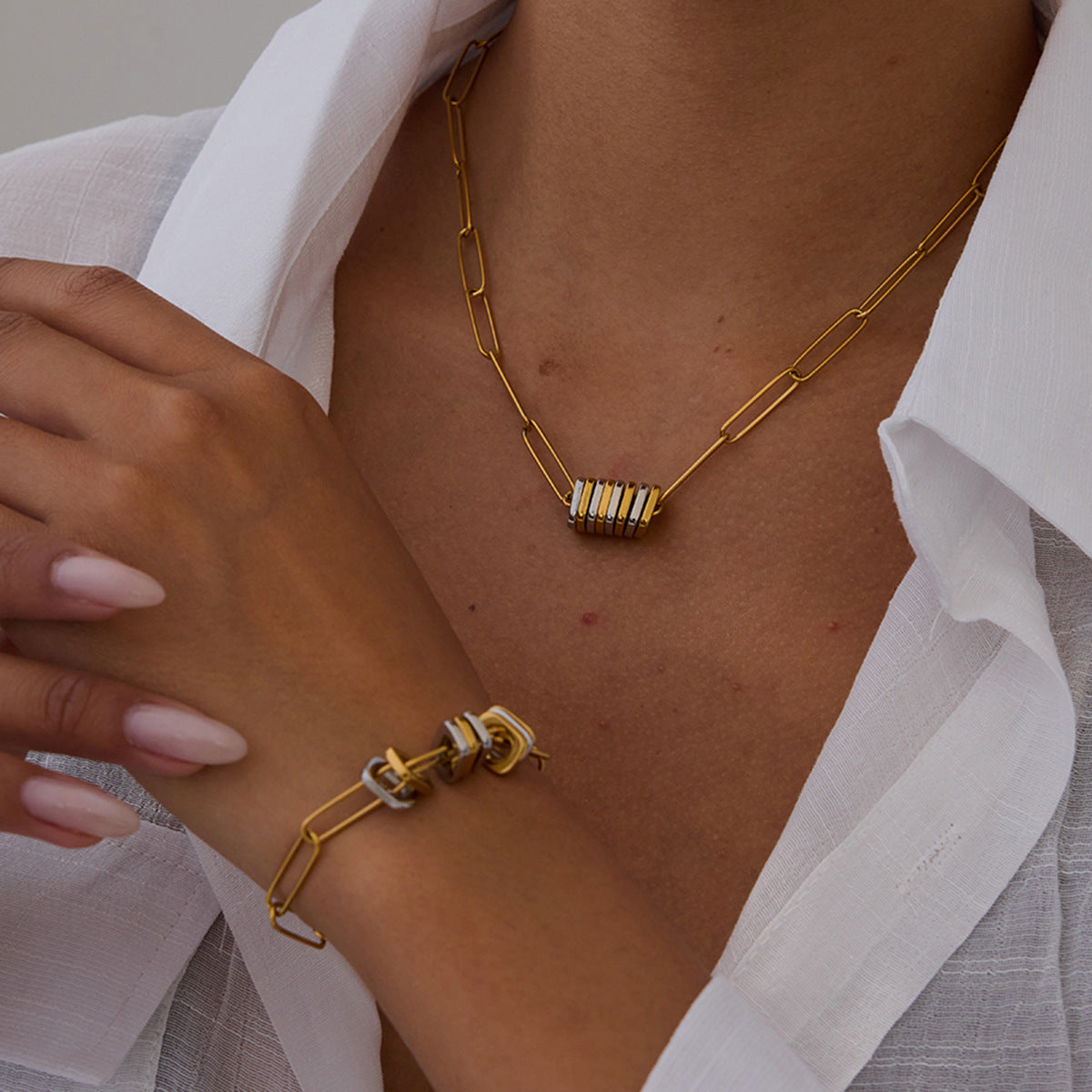 Wholesale  light luxury  18K gold stainless steel paper clip chain necklace