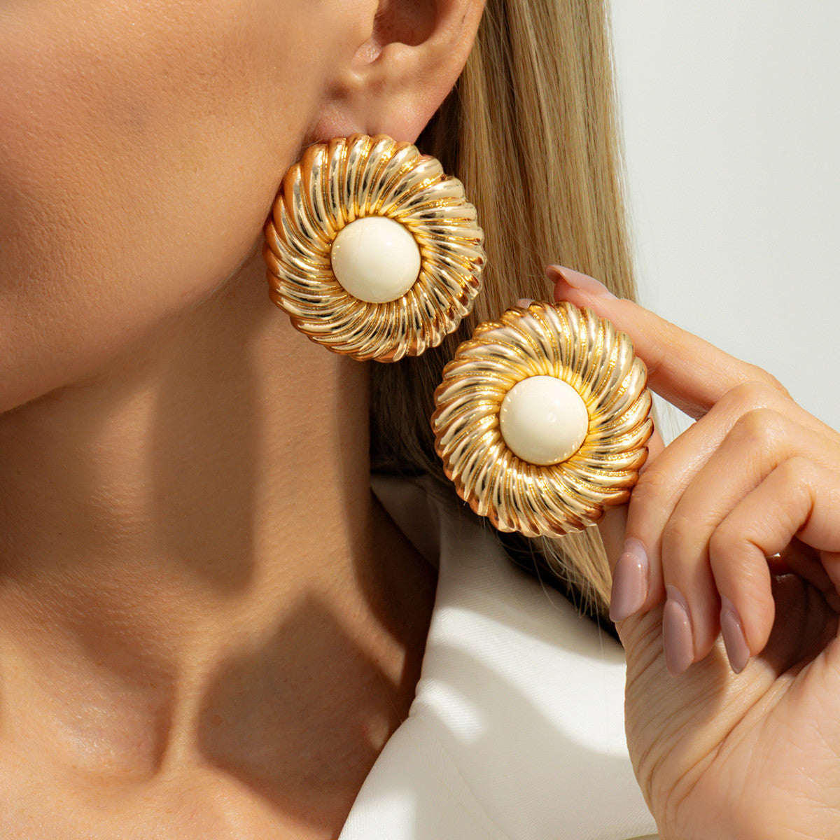 Wholesale Vintage Round Geometric Sunburst Earrings,  Zinc Alloy,  Gold & ,  Jewelry Accessory