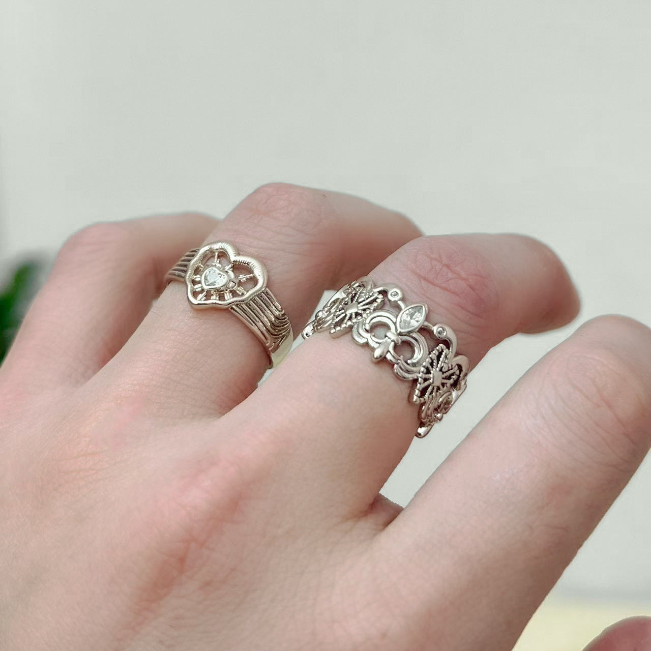 Wholesale Vintage Hollow Heart Ring Adjustable Coffee Gold Copper Fashion Jewelry Accessory