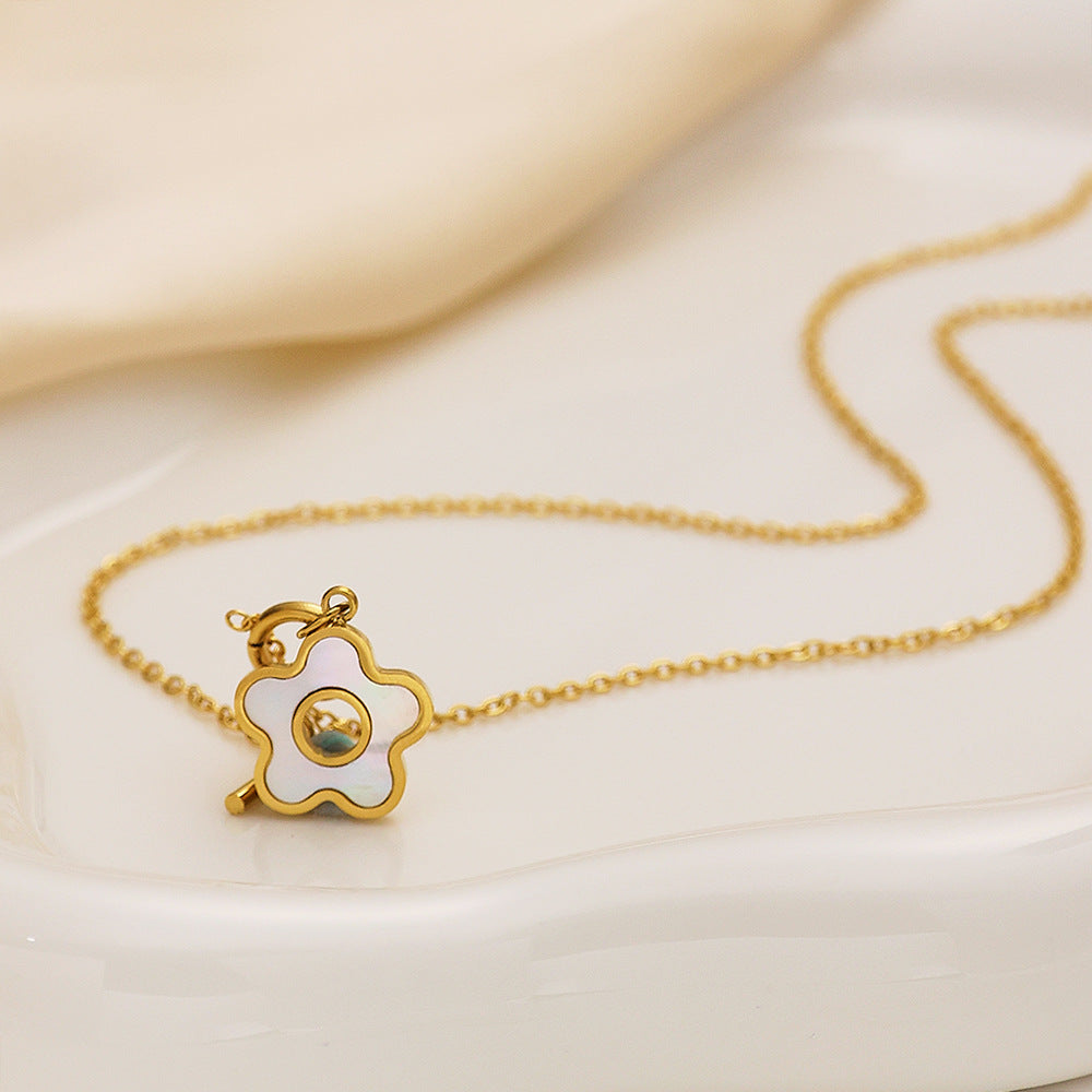 Wholesale Five-leaf Flower Pendant Titanium Steel Gold-plated Necklaces Choker Necklaces ACC-NE-DaLang003