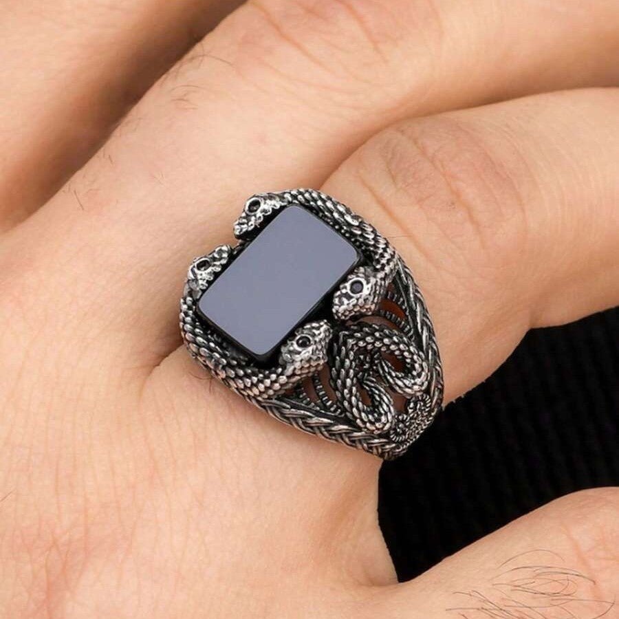 Wholesale Electroplated Metal Snake Ring Gothic Style Fashion Jewelry Accessory for Everyday Wear