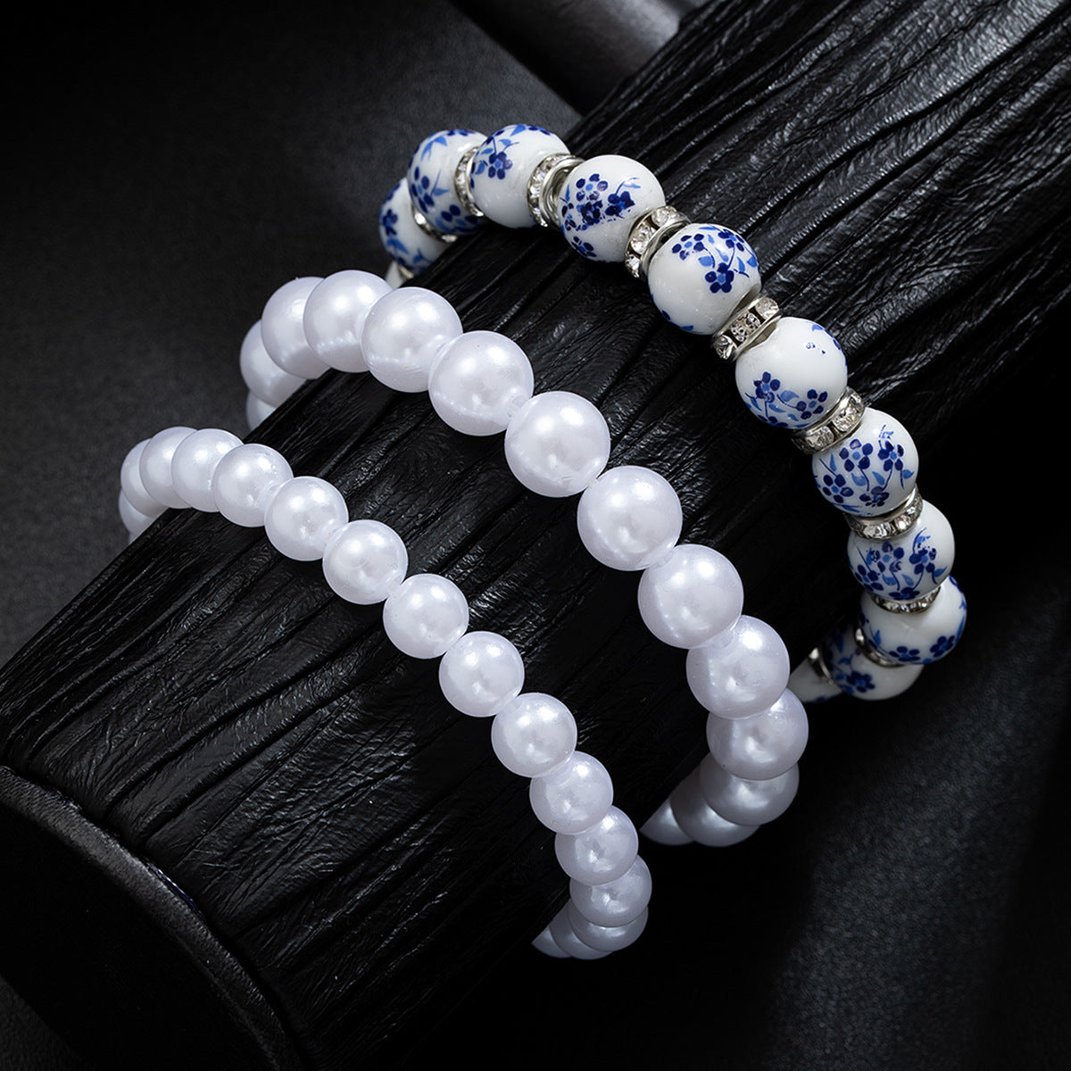 Wholesale Acrylic Diamond Blue and White Ceramic Pearl Beaded Elastic Bracelet