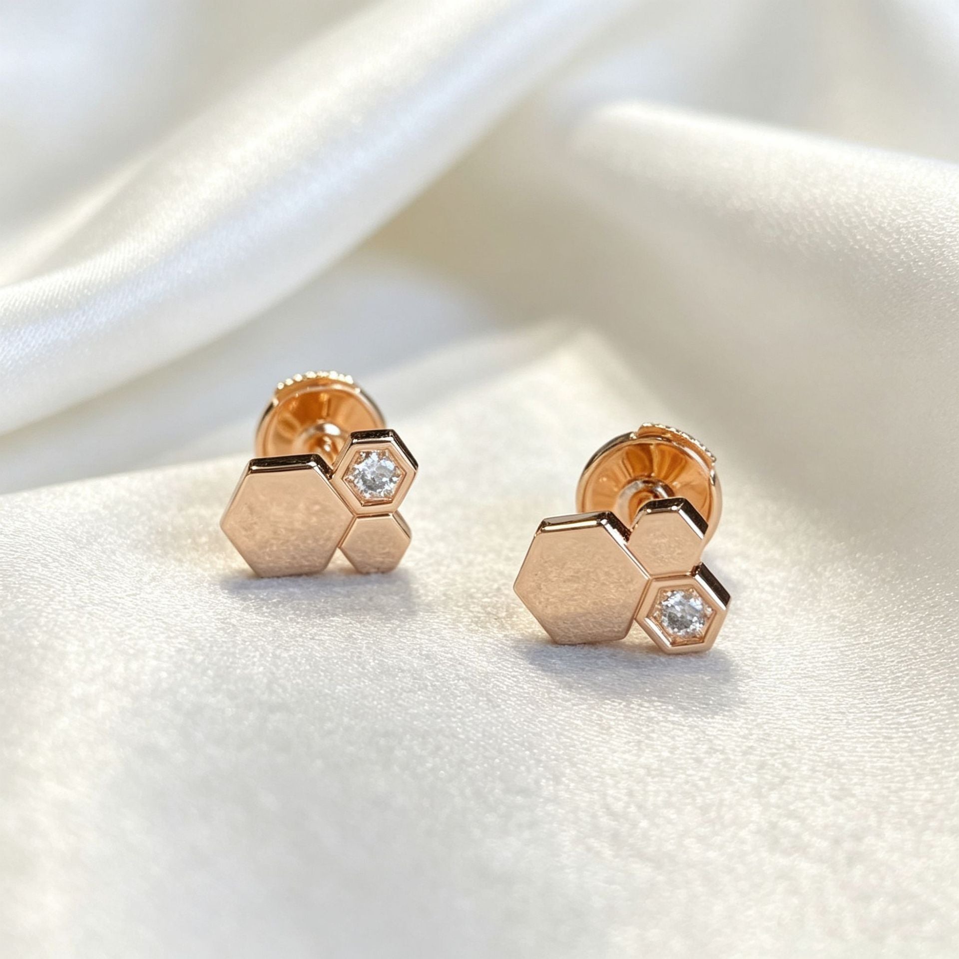 Wholesale Stylish Honeycomb Love Nest Earrings for Women,  Rose Gold Plated Stainless Steel with Sparkling Accents,  Party Wear Jewelry Accessory