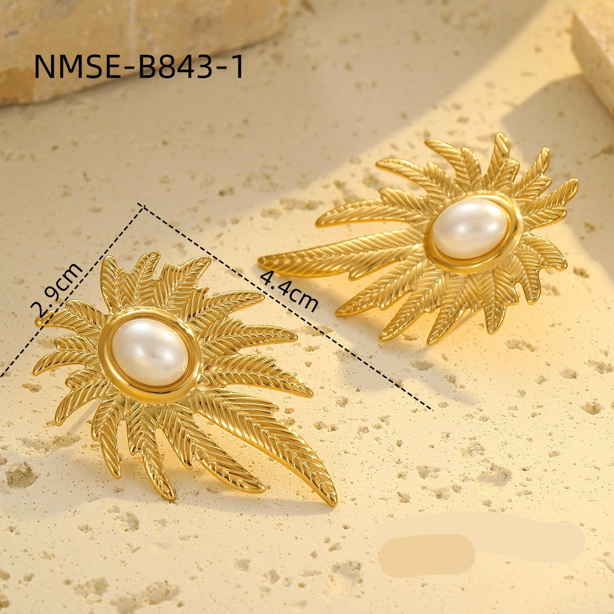 Wholesale  18k gold  petal pearl does not fade stainless steel earrings