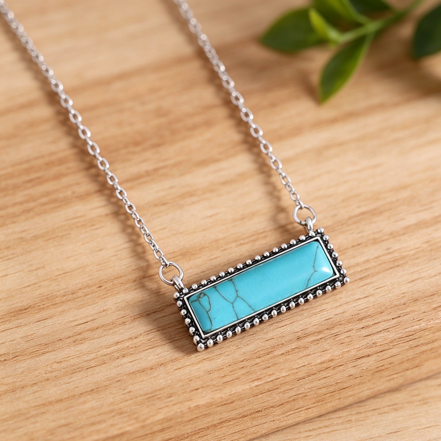 Wholesale Boho Distressed Turquoise Pendant Necklace Geometric Lightning Design Fashion Accessory Gift For Boutique Resale