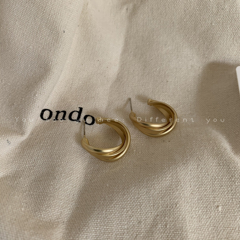 Wholesale Retro Light Luxury Golden c-shaped Earrings