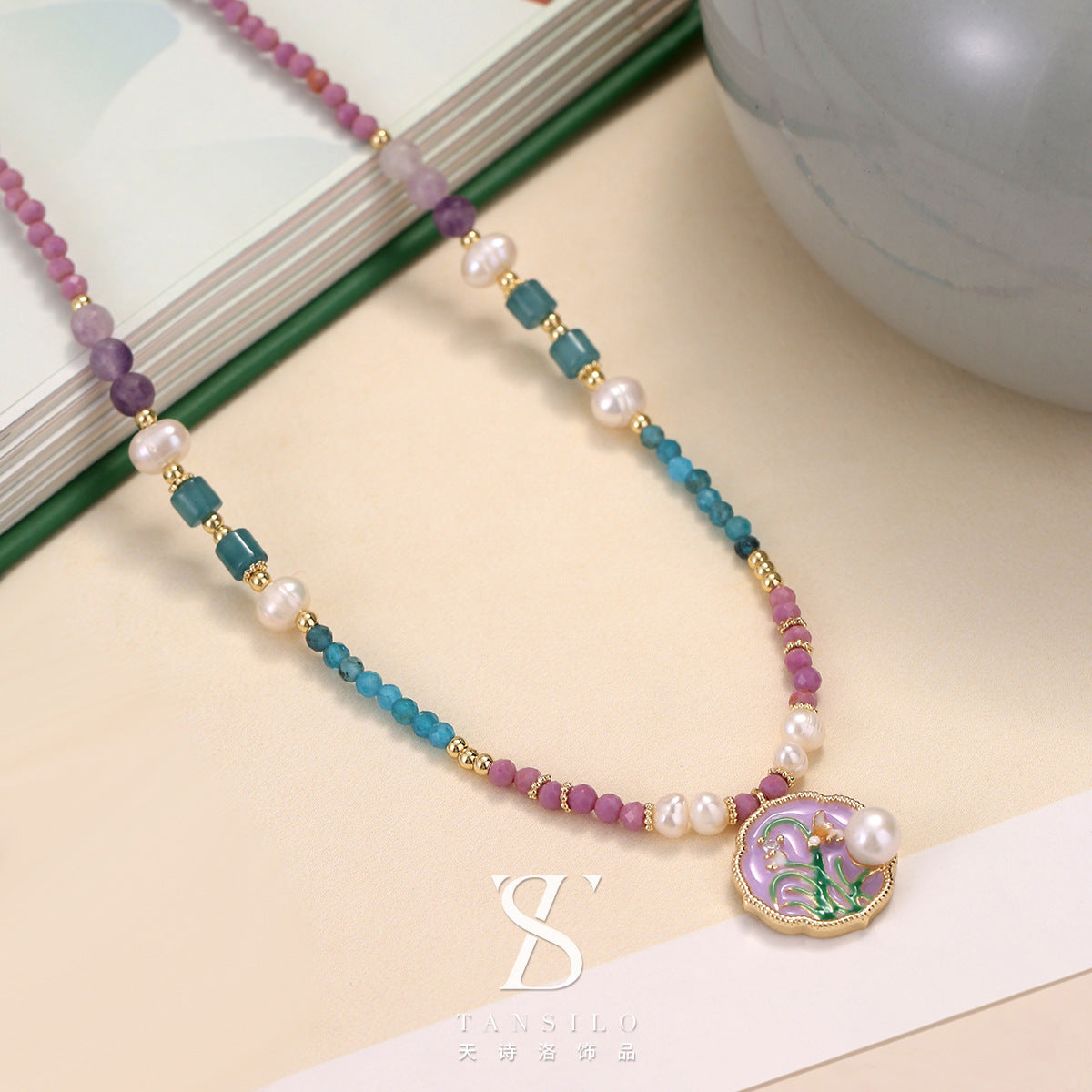 Wholesale  Antique Necklace  Light Luxury Niche Jewelry suit