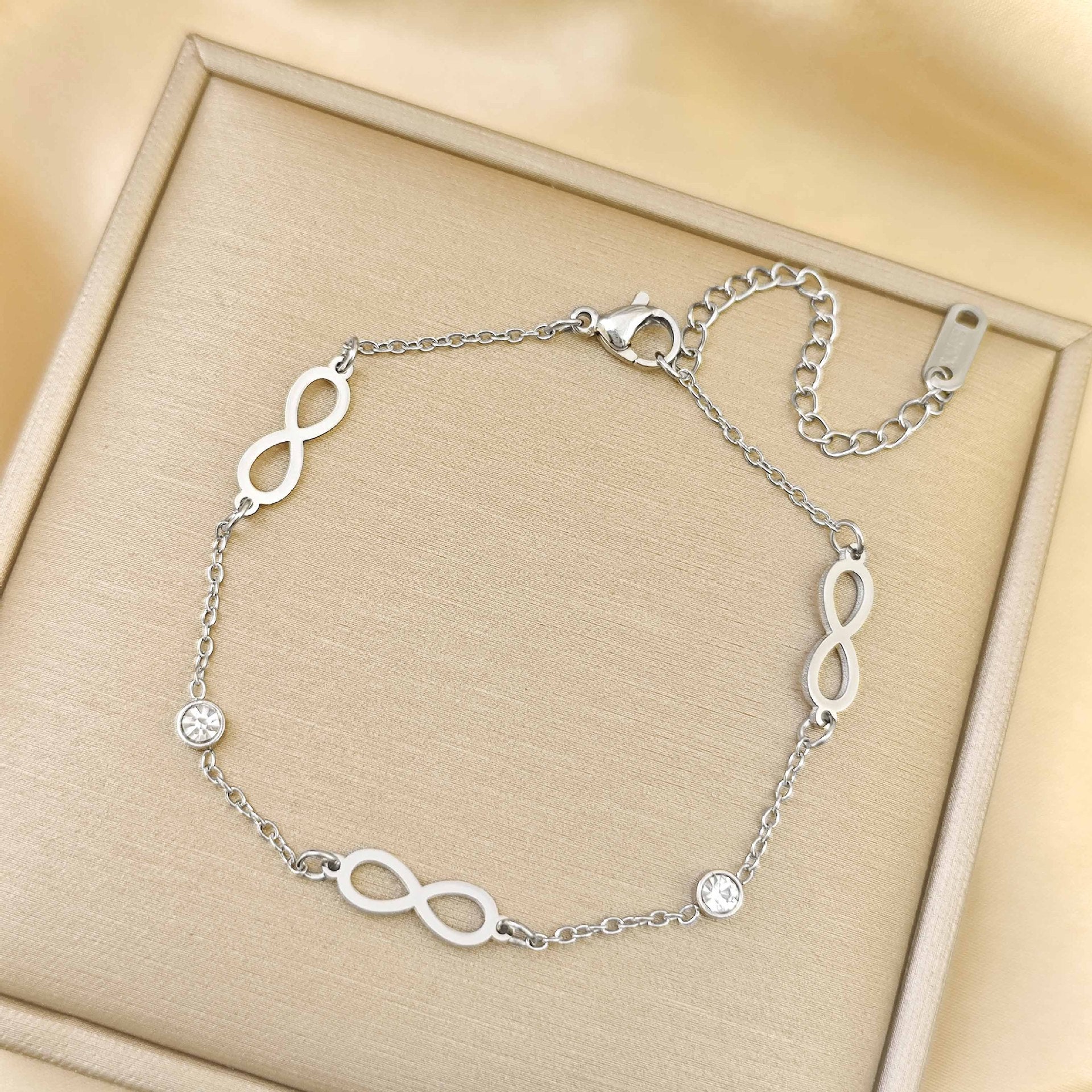 Wholesale Titanium Steel Infinite Love Figure Eight Bracelet Electroplated Finish Trendy Jewelry Accessory for Women