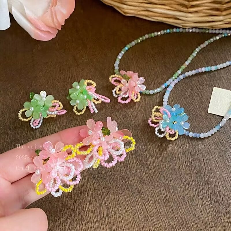 Wholesale Beaded Begonia Flower Clavicle Necklace