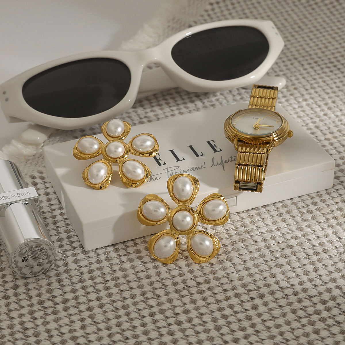 Wholesale stainless steel pearl  light luxury  earrings