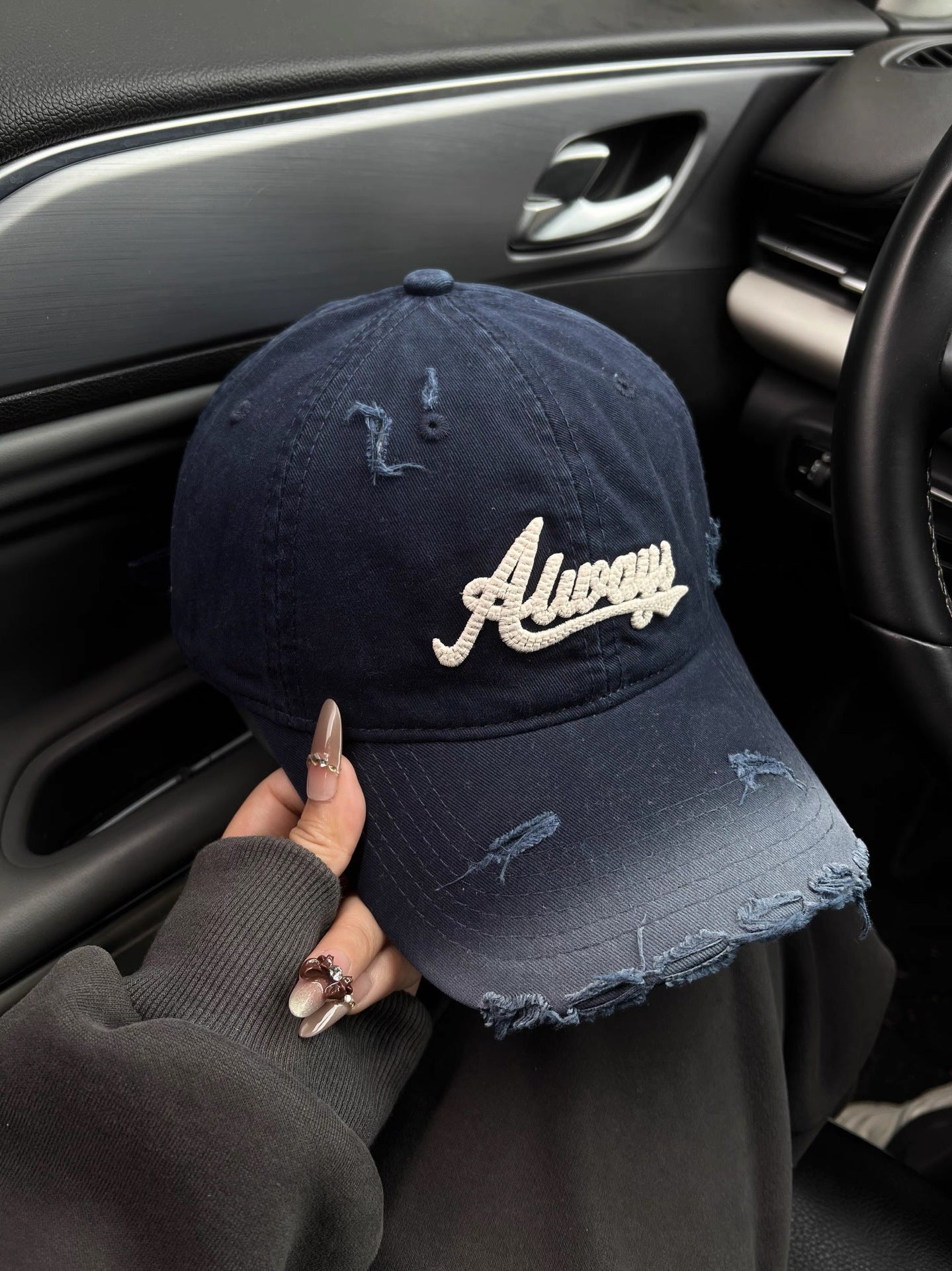 Wholesale Breaked burgundy baseball cap