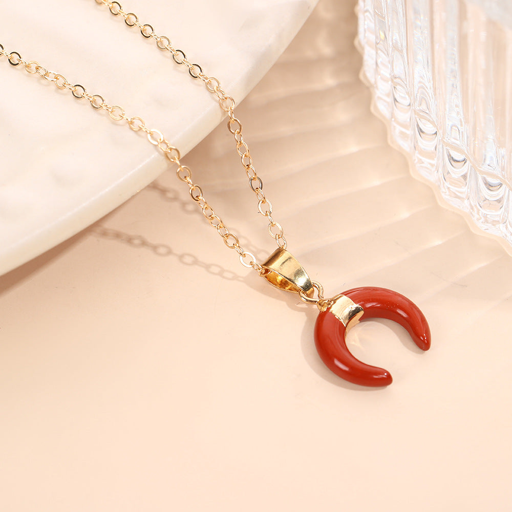Wholesale Quartz Moon Pendant Necklace Minimalist Jewelry Accessory For Everyday Wear