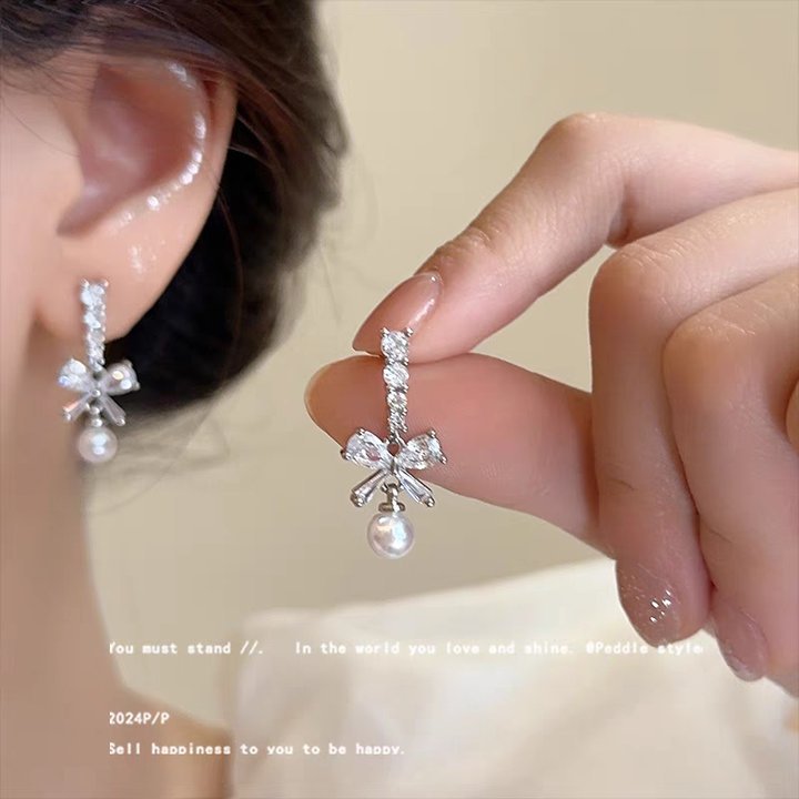 Wholesale European and American Light Luxury Shell Flower Earrings 925 Silver Needle High-grade Earrings Ins Niche Design Elegant Retro Earrings