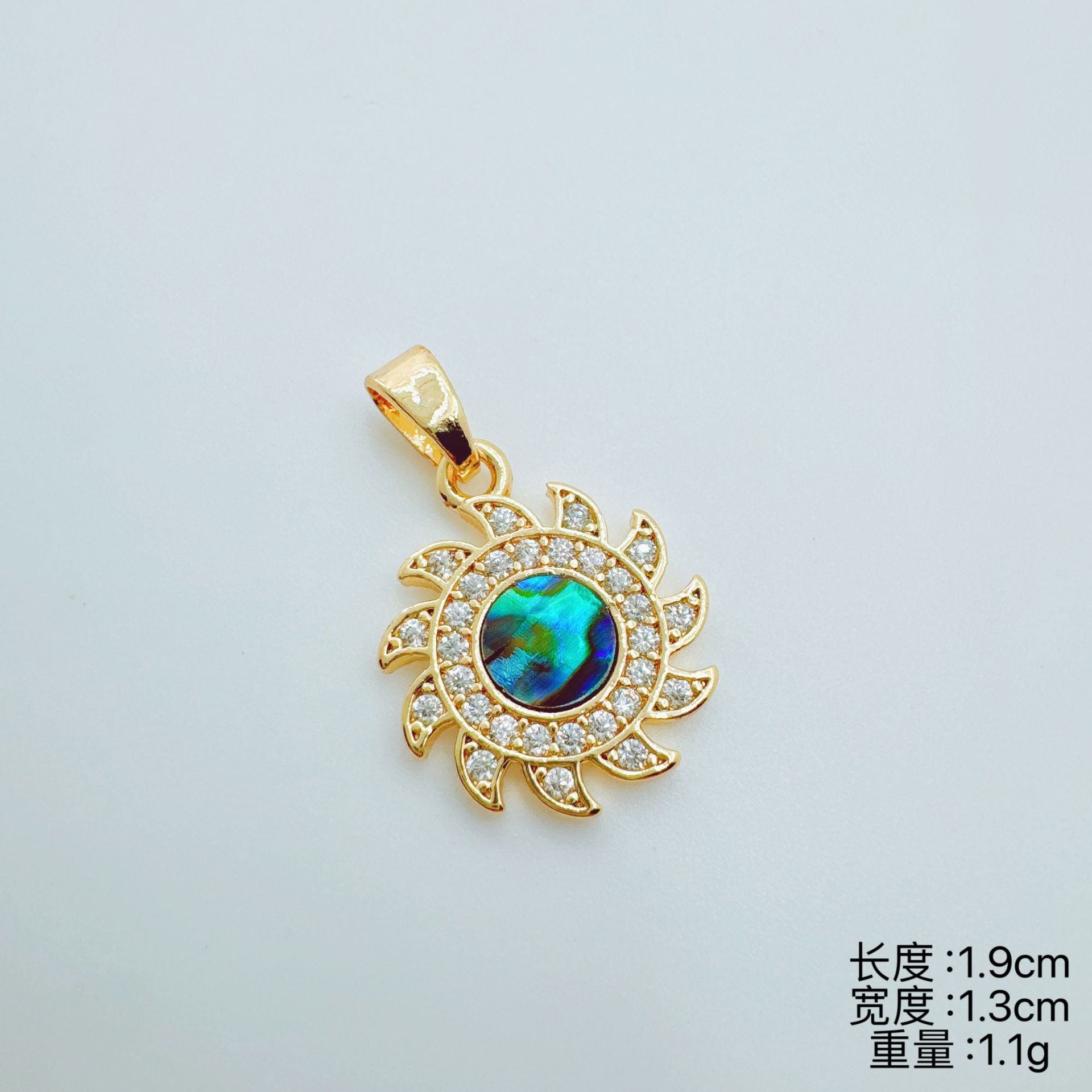 Wholesale Copper Gold Plated Shell Cloud Pendant Necklace Chic Jewelry Accessory for Women