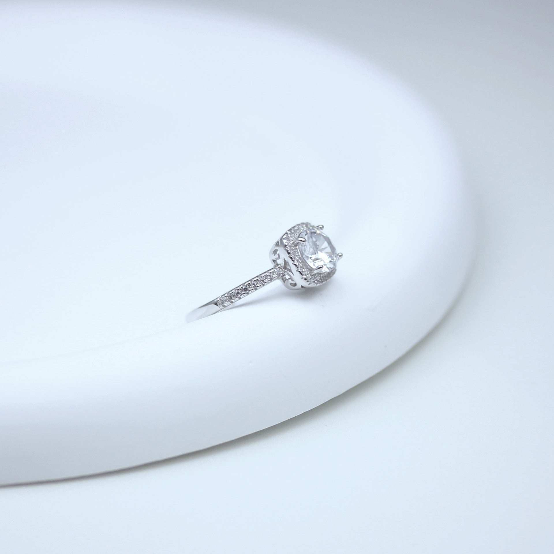 Wholesale Trendy Round Cubic Zirconia Ring in Platinum Tone,  Adjustable Open Band,  Fashion Jewelry for Women,  Resale or Gift