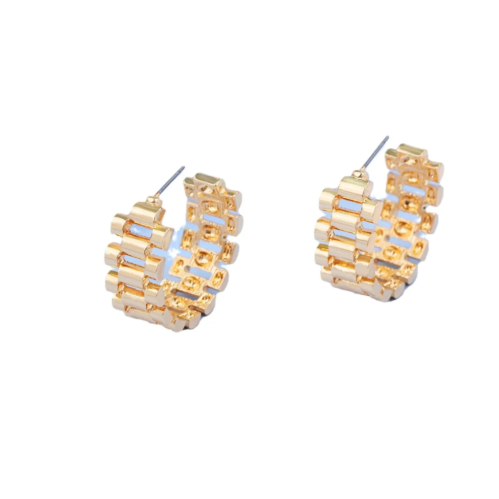 Wholesale  metal texture C- shaped earrings