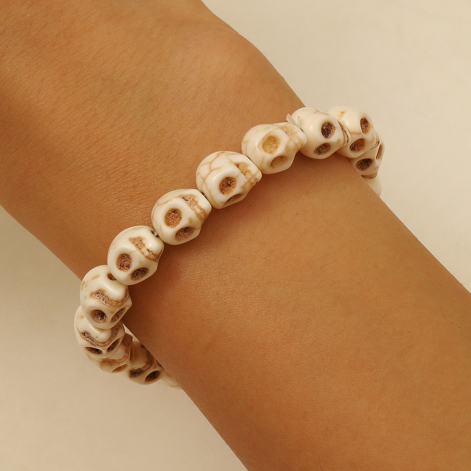 Wholesale Unisex Resin Skull Bracelet - Fashion Accessory,  Gift for  Party or Travel Commemoration