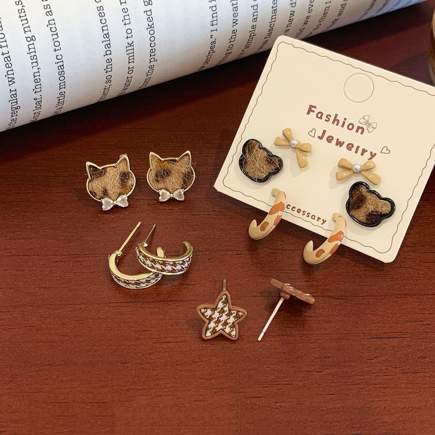 Wholesale Cute cat earrings with bows and cartoon silver needles  love Maillard earrings