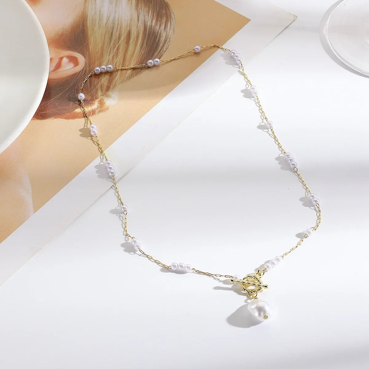 Wholesale  Fashionable Elegant Pearl Necklace Choker With Double-Layer Necklaces