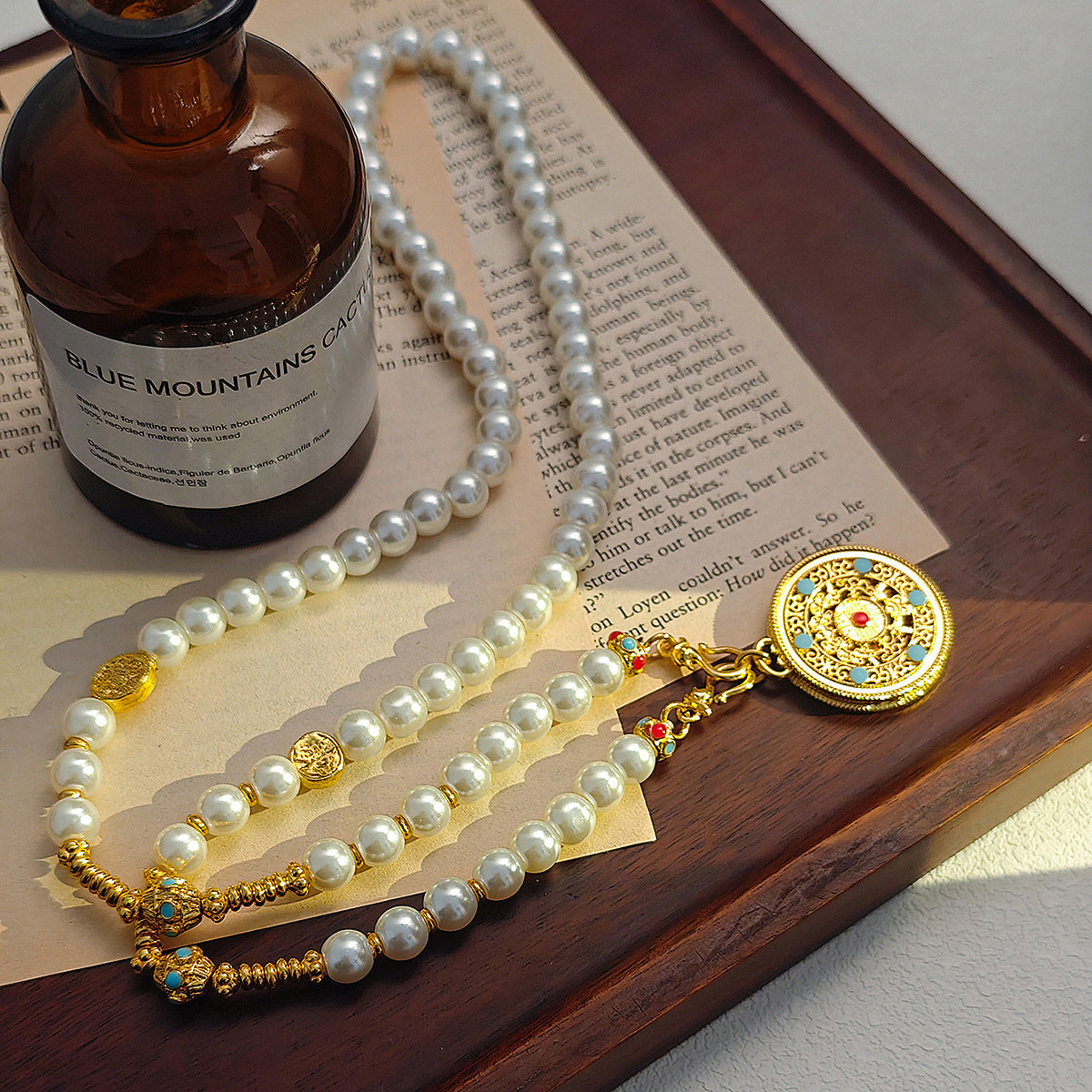 Wholesale Pearl Ancient Five Blesques Hollow Disc Necklace