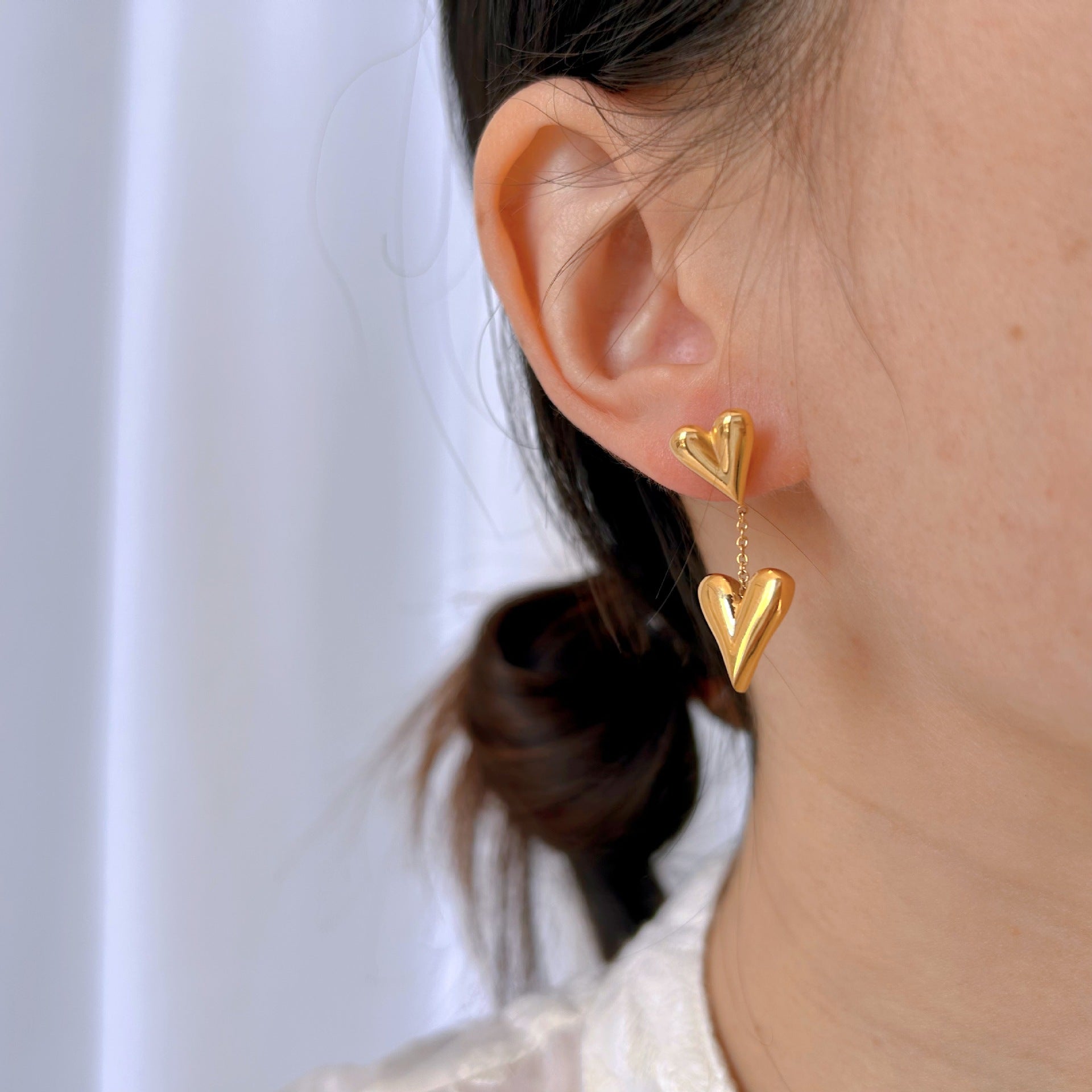 Wholesale Titanium Steel light luxury  all-match sunflower earrings