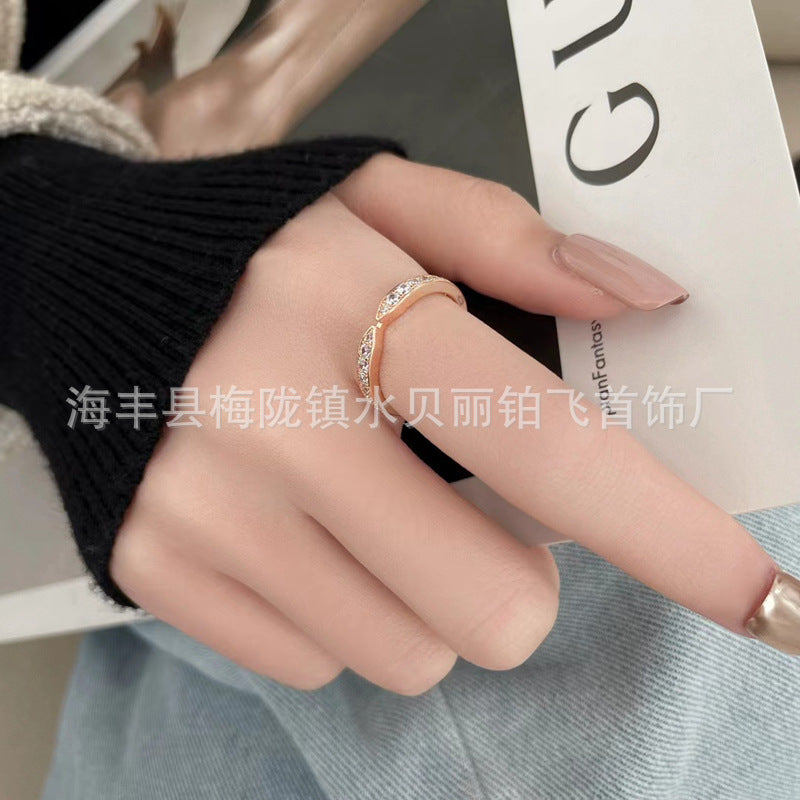 Wholesale V gold plated gold Liens wedding diamond ring