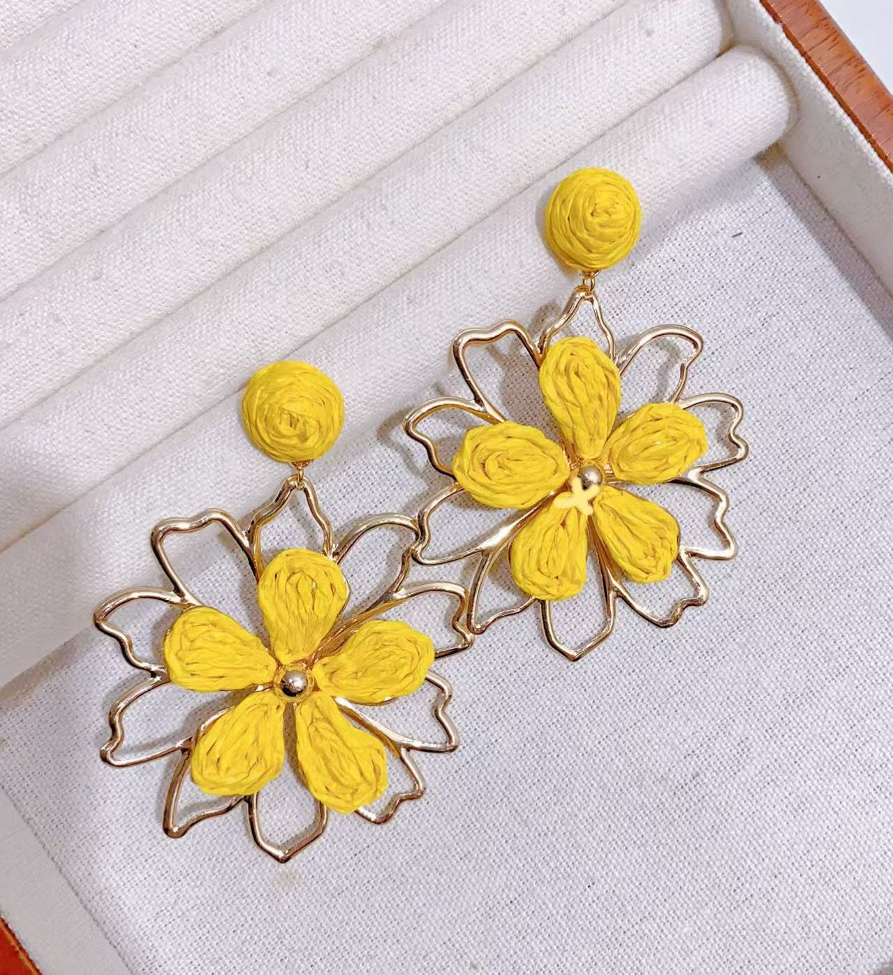 Wholesale high-level hand-woven earrings