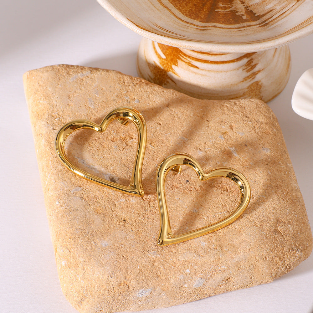 Wholesale Heart-shaped Lightweight Asymmetric Earrings Plated 18K Gold Stainless Steel Earrings