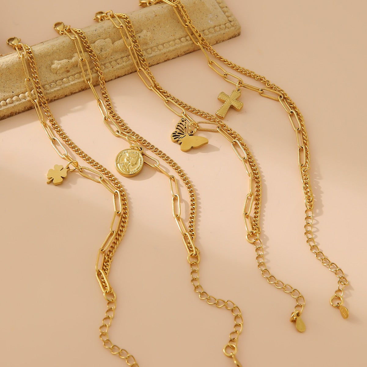 Cross en acier inoxydable en gros de quatre bracelet à double bracelet à double bracelet