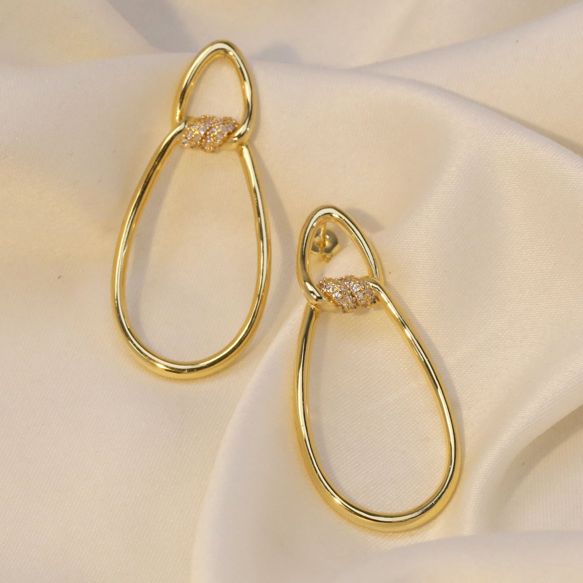 Wholesale  18k Gold Brass Oval Twist Hoop Earrings