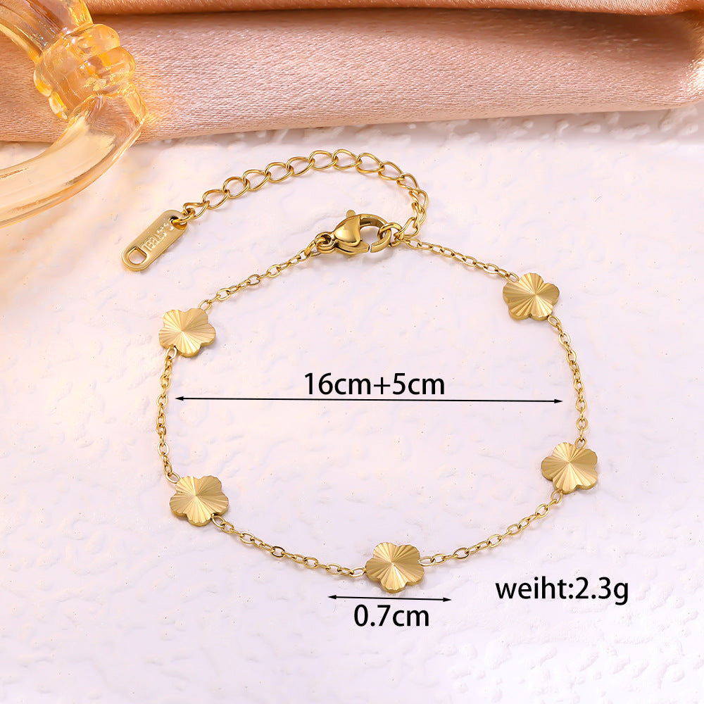 Wholesale All-Titanium Steel Light Luxury Fashion 18K Gold Engraved Five-Leaf Flower Mini Bracelet Necklace for Women