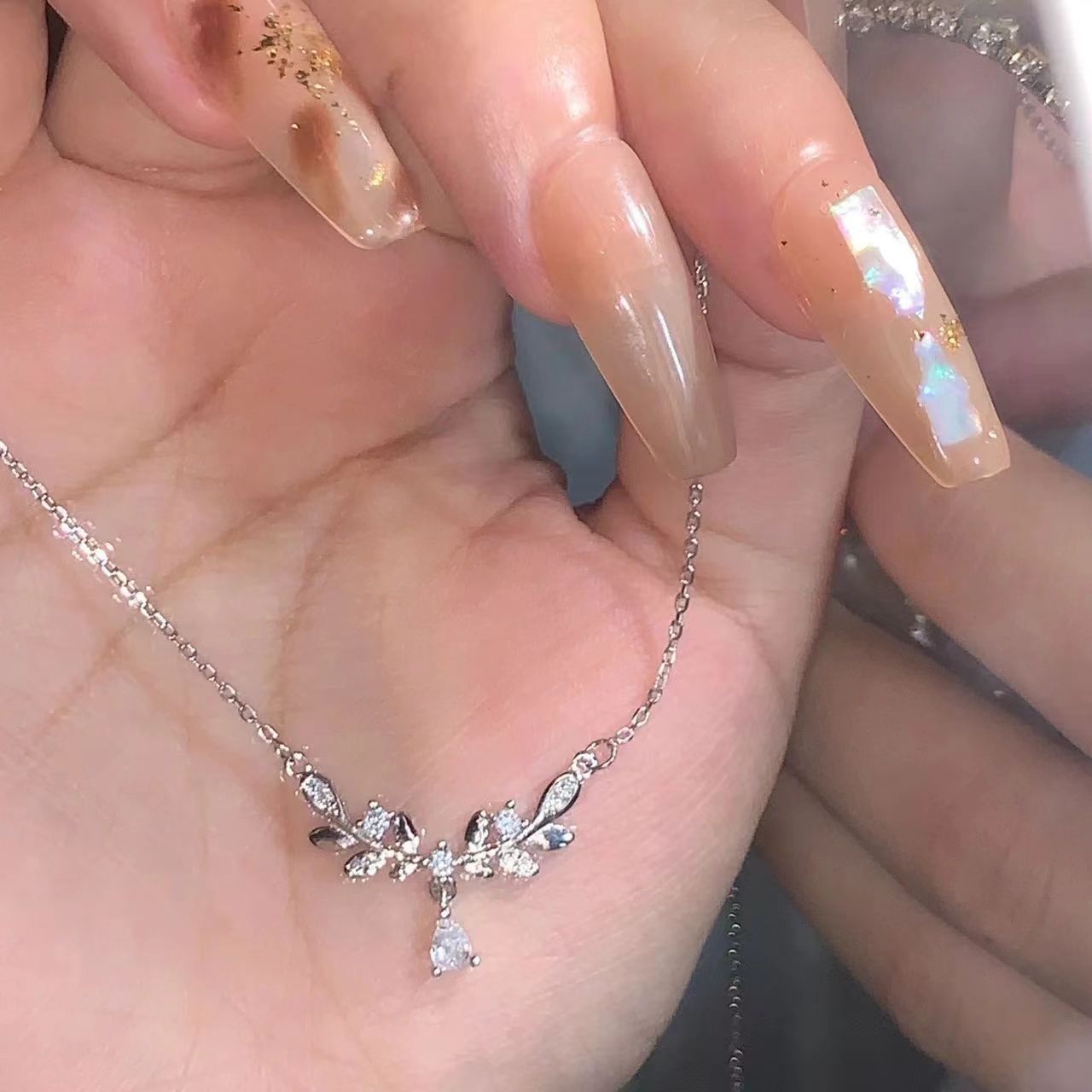 Wholesale Korean Style Heart Pendant Necklace Blue Tear Drop Design Trendy Silver Tone Finish Fashion Jewelry Accessory Casual Gift