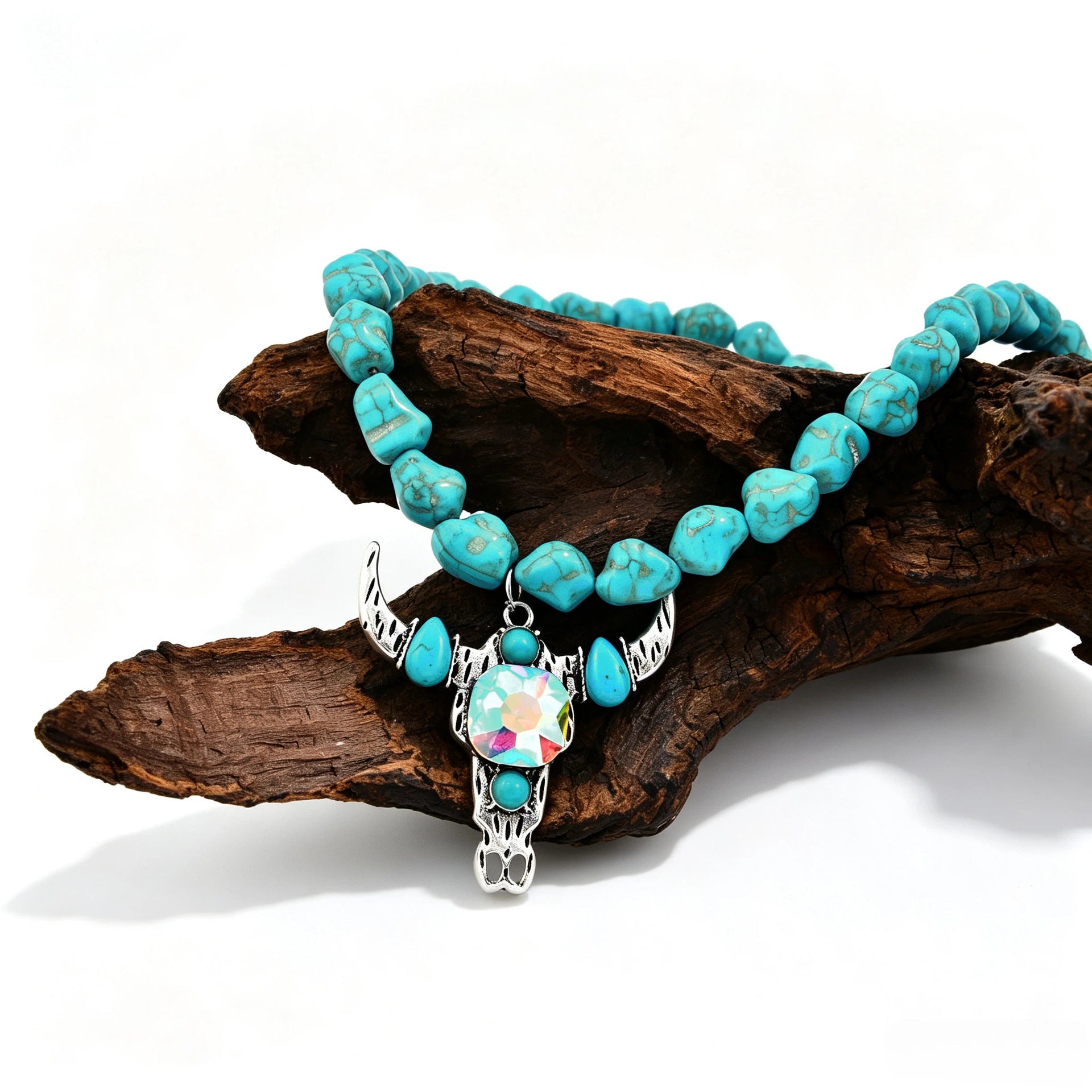 Wholesale Retro Turquoise Butterfly Pendant Necklace For Women Trendy Vintage Collarbone Chain Jewelry Gift And Resale