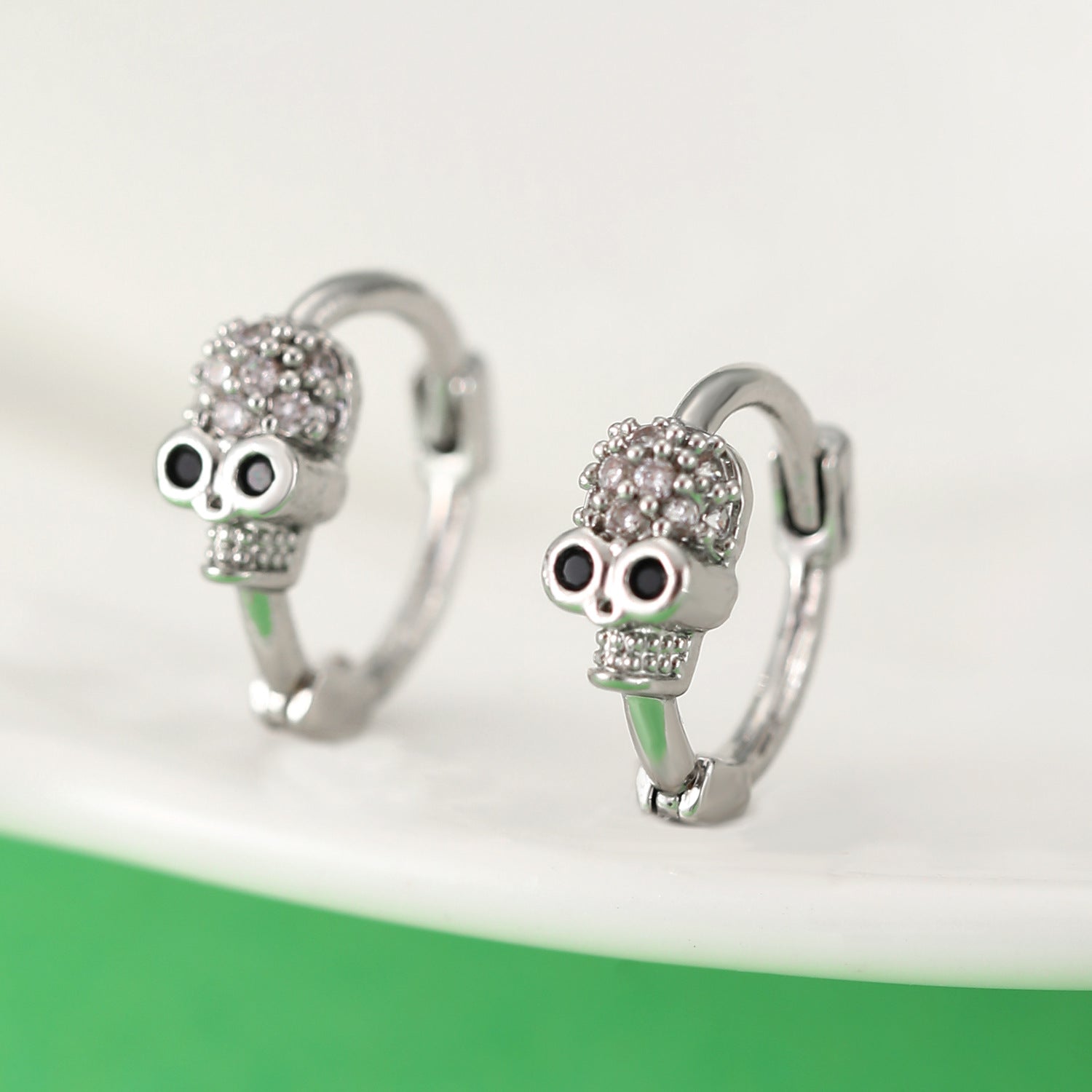 Wholesale Alloy Gothic Earrings  Skull Heart Vintage Silver Finish Jewelry Accessory