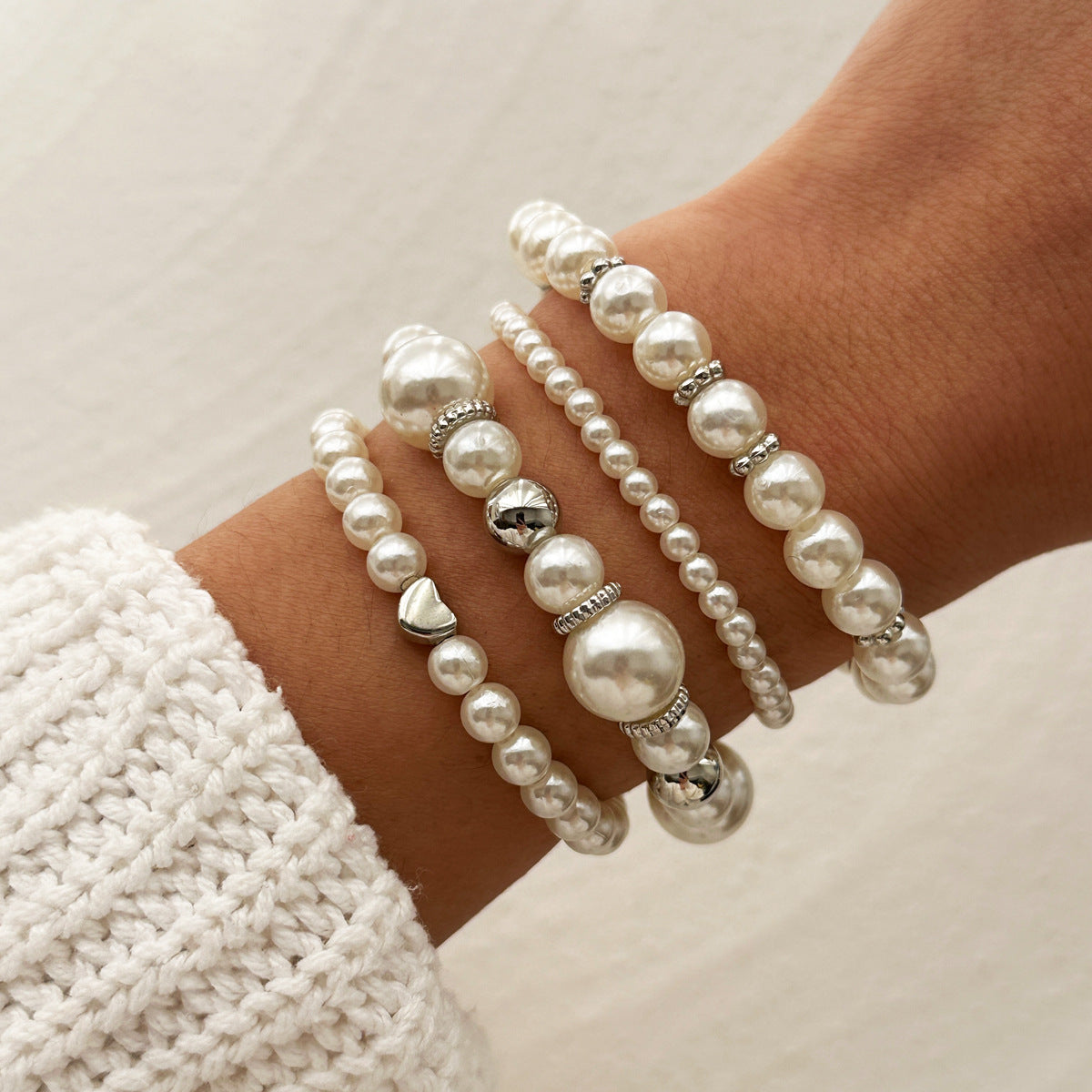 Wholesale Stylish Zinc Alloy Heart Pearl Bracelet Stacking Jewelry Accessory for Women